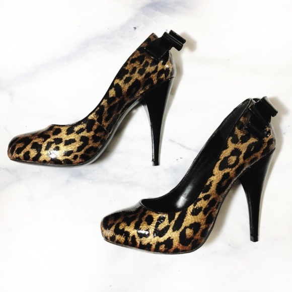 Steve Madden Shoes - Steve Madden Leopard Print Bow Back High Heels